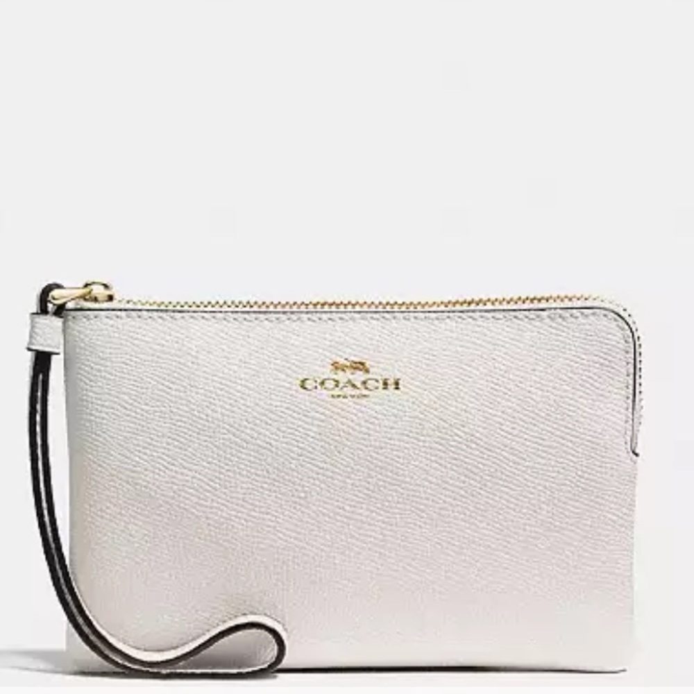 Coach Corner Zip Wristlet nwt in packaging